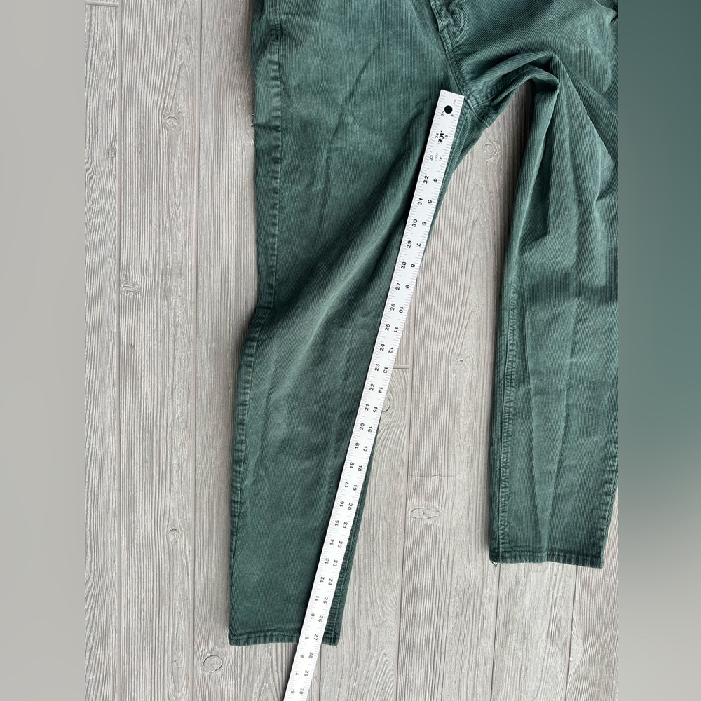 American Eagle Green Corduroy Mom Jeans Size 2 Regular - Picture 9 of 10